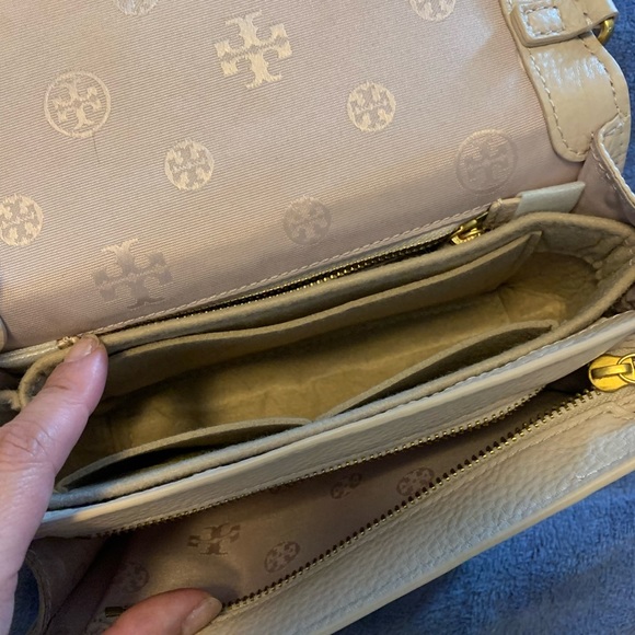 Tory Burch Britten crossbody - Picture 4 of 6